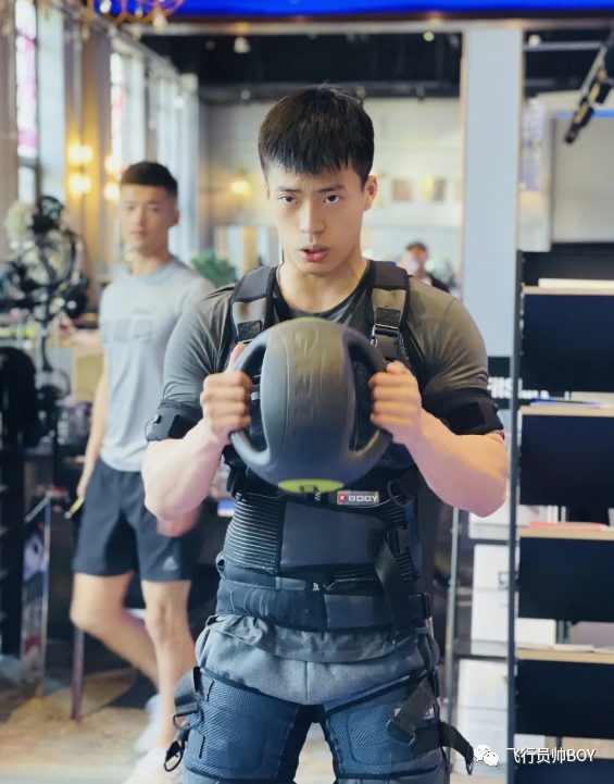 北京健身私教这身材太让人爱不释手！！