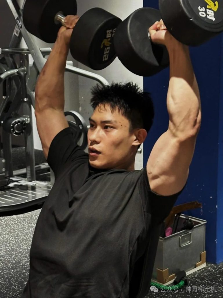 北体21直男体育生,划船让人力量沸腾!