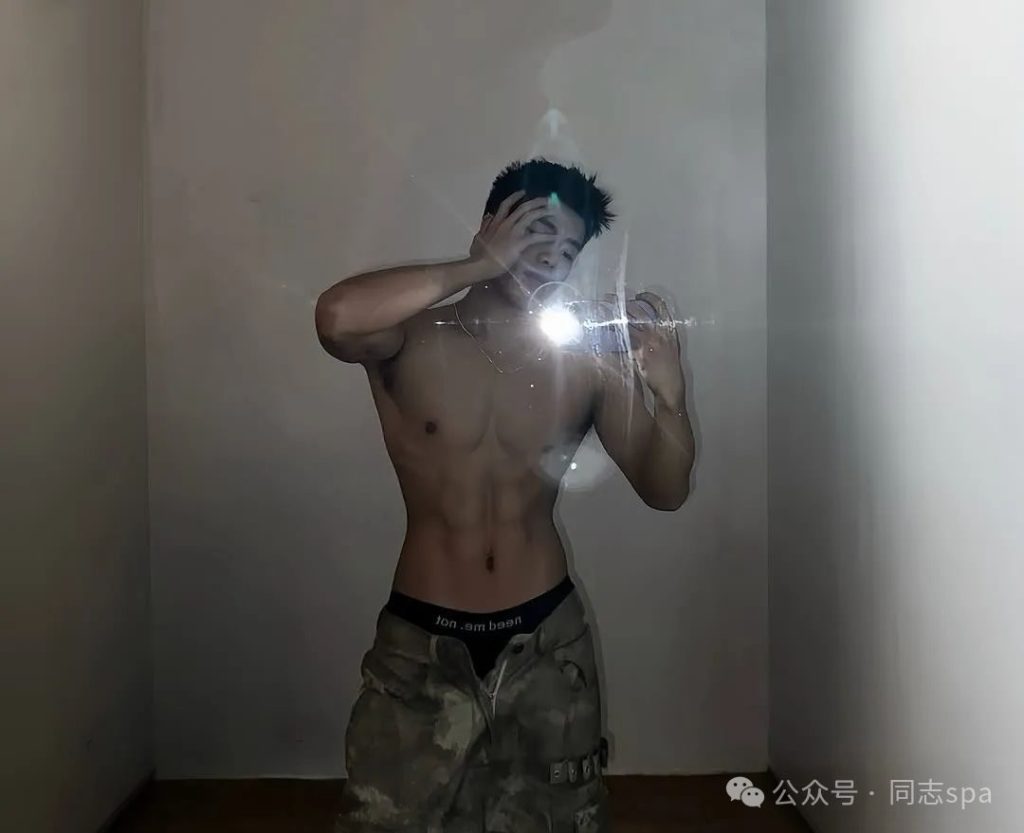187cm寸头大鼻子体育生酒店自拍
