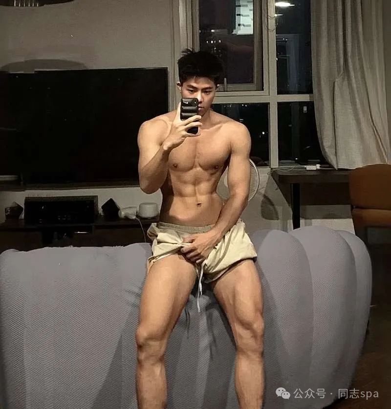 187cm寸头大鼻子体育生酒店自拍