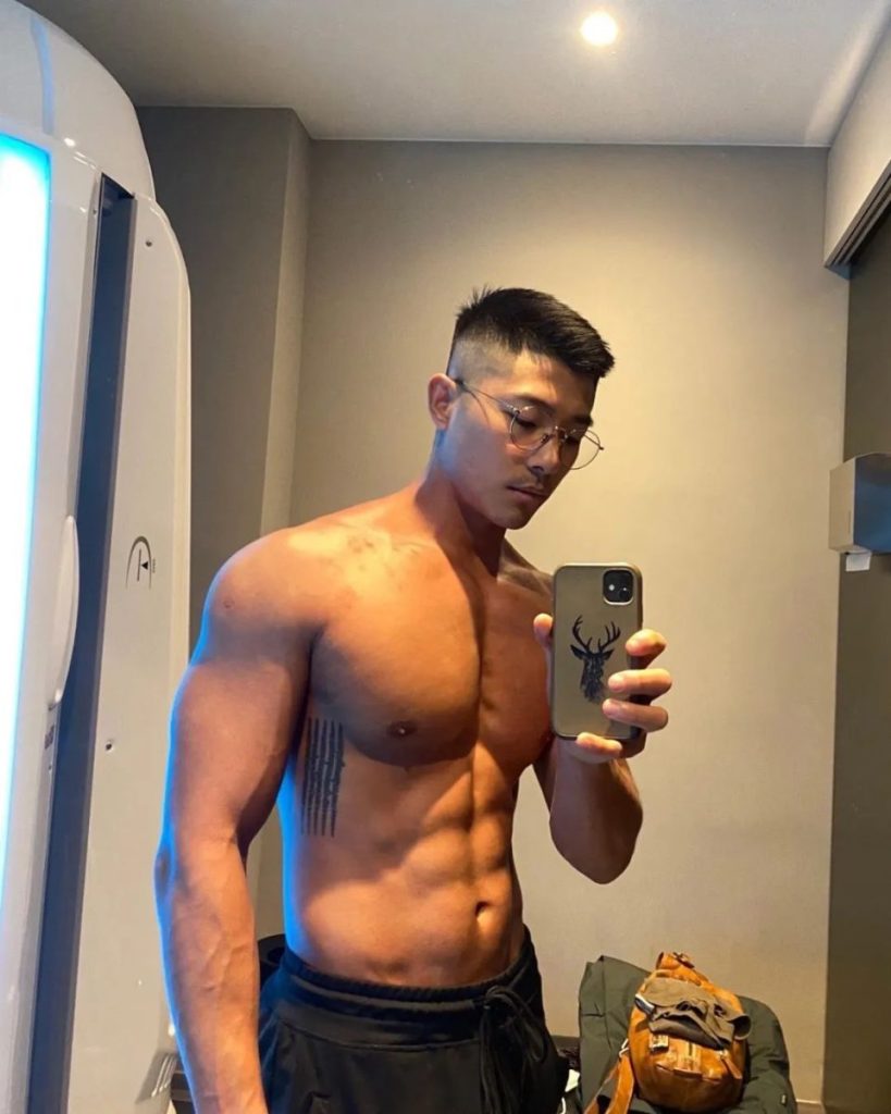 现在的直男教练都这么open了吗？好会擦....