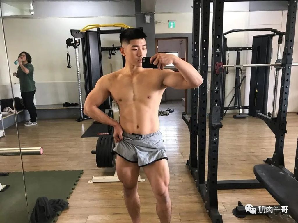 现在的直男教练都这么open了吗？好会擦....