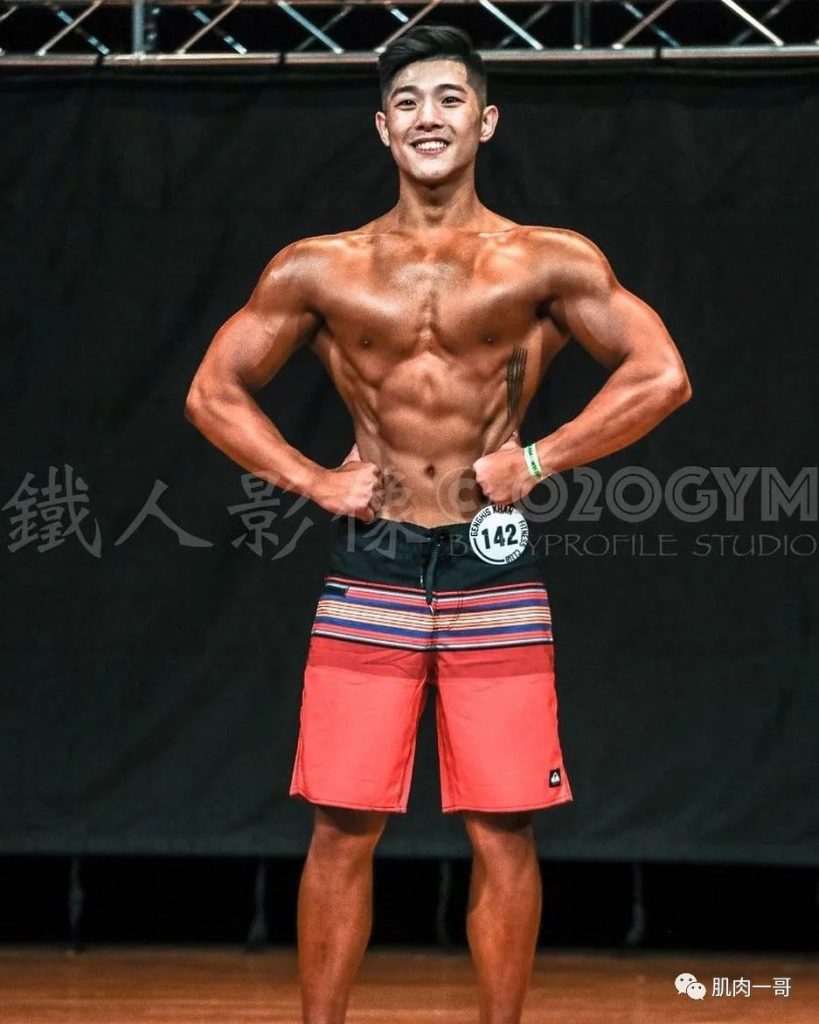 现在的直男教练都这么open了吗？好会擦....