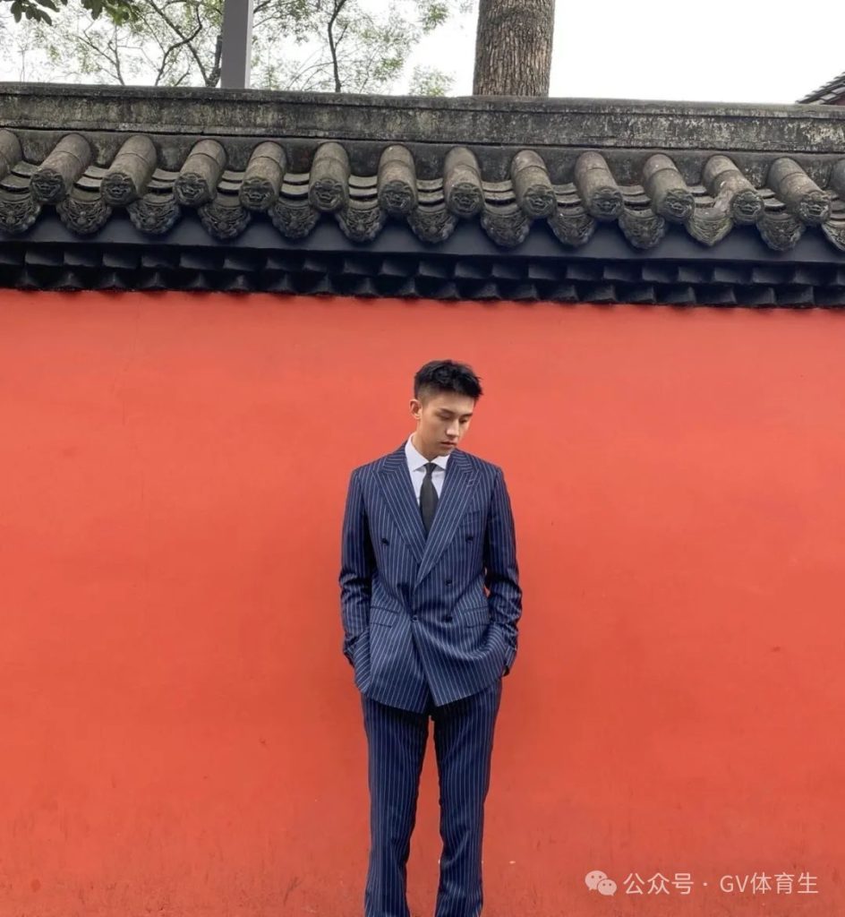 宝藏GV体育生,182cm大长腿男孩