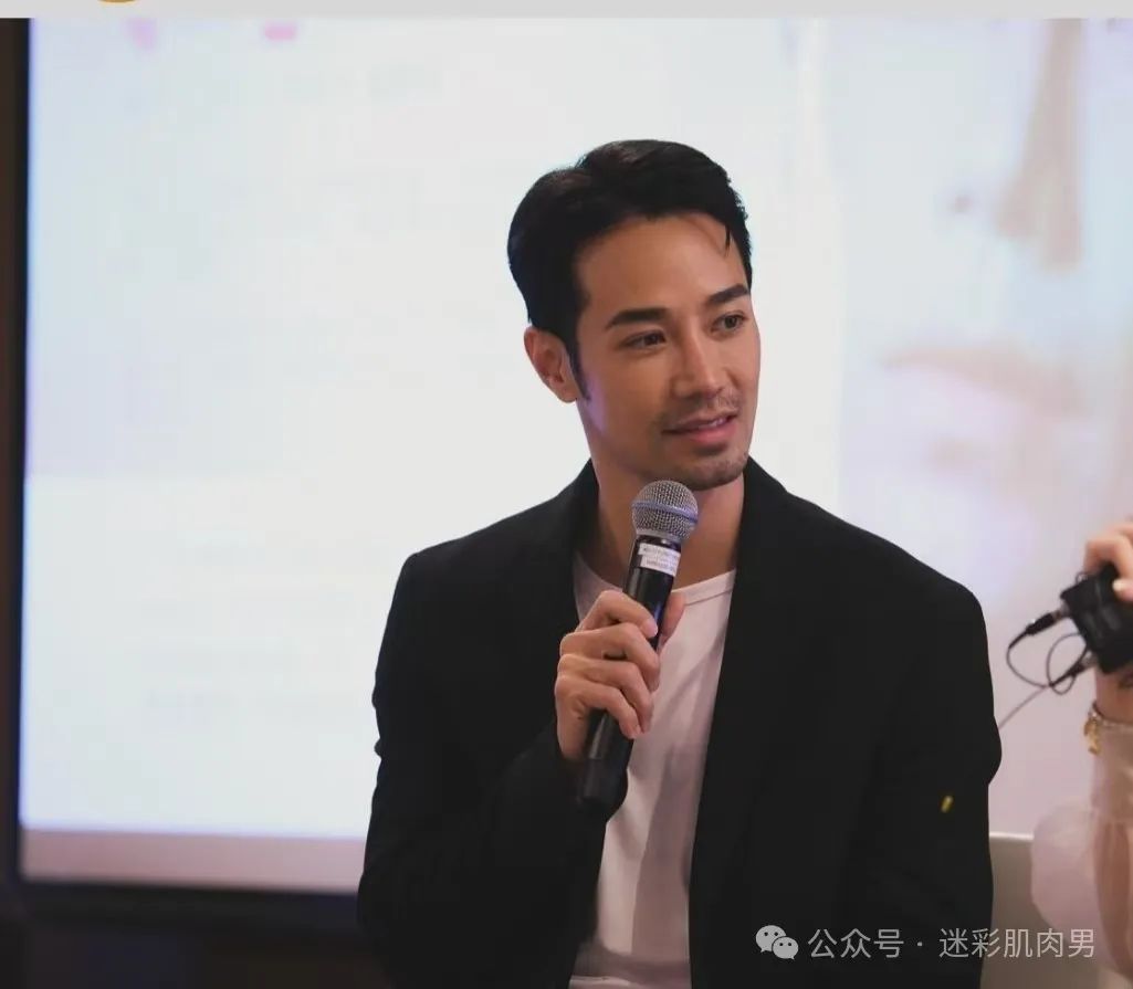 杜蕾斯男模竟然41岁了，你敢信？！