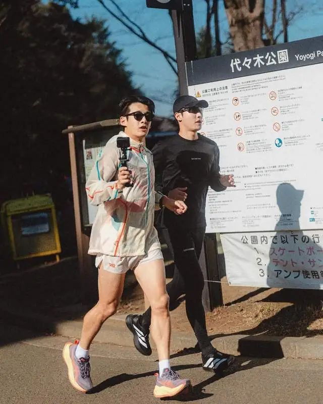 不到3小时跑完“全马”，韩国演员火出圈！真实年龄令人意外~