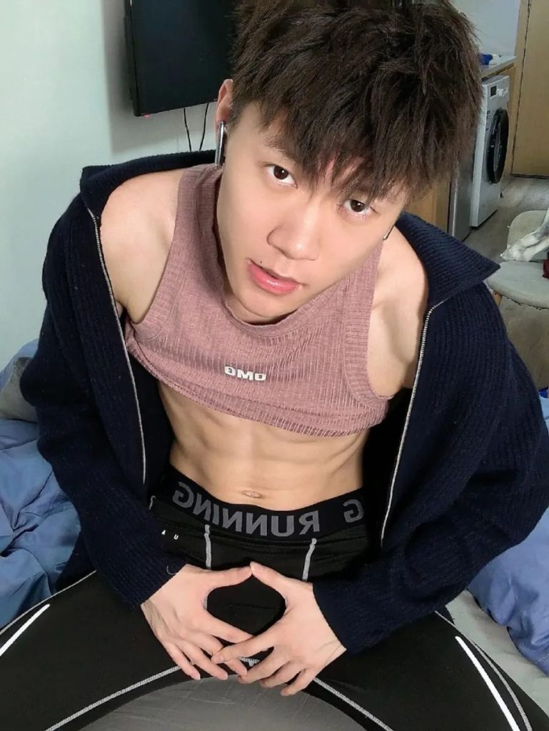 175+痞帅薄肌男孩，长腿细腰+奶狗颜值！