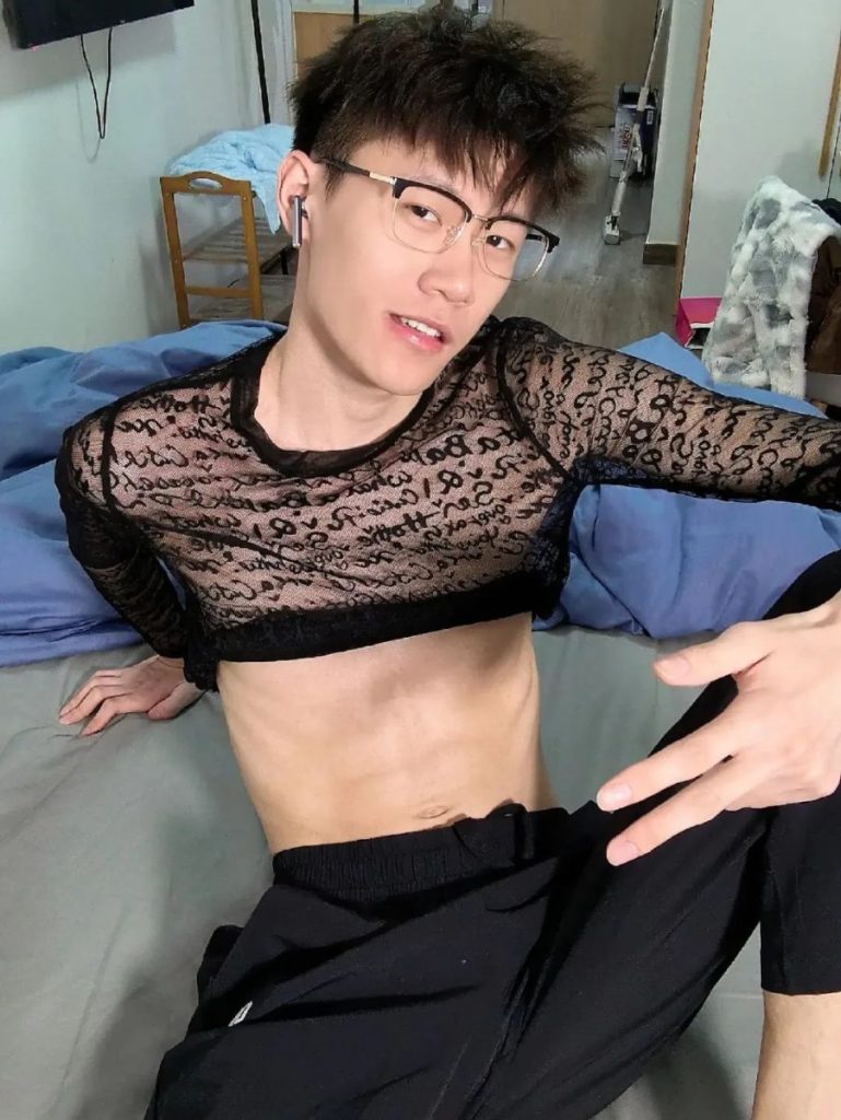 175+痞帅薄肌男孩，长腿细腰+奶狗颜值！