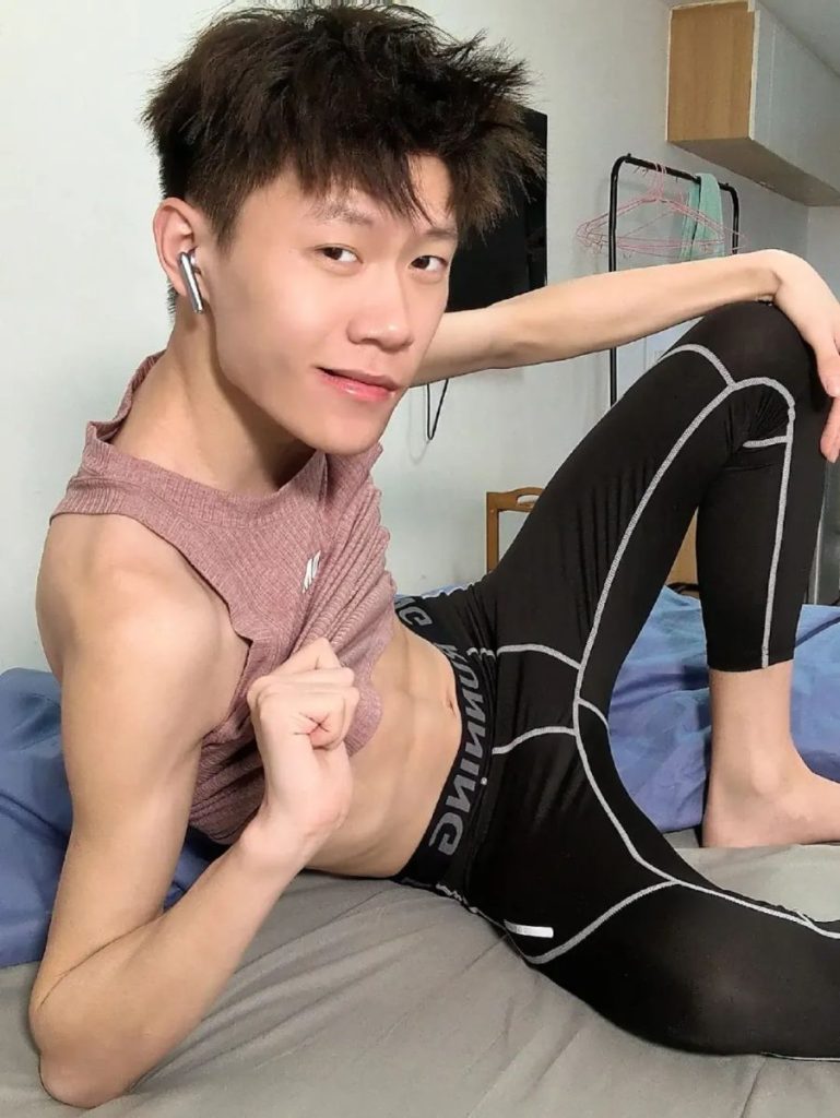 175+痞帅薄肌男孩，长腿细腰+奶狗颜值！