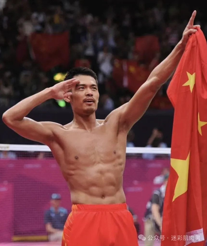 被刘姥姥采访的林丹超短裤叉太开满屏?流量密码太会了