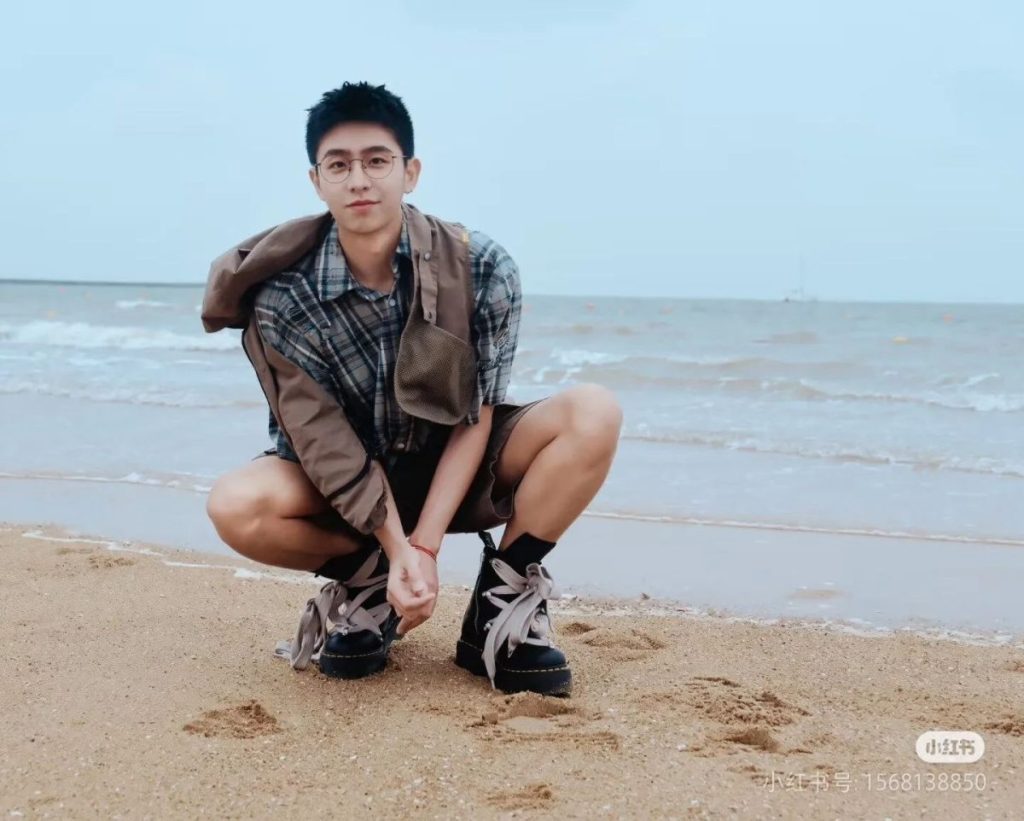 瓦特??焦迈奇胖成球,“这是要变熊圈天菜了?”