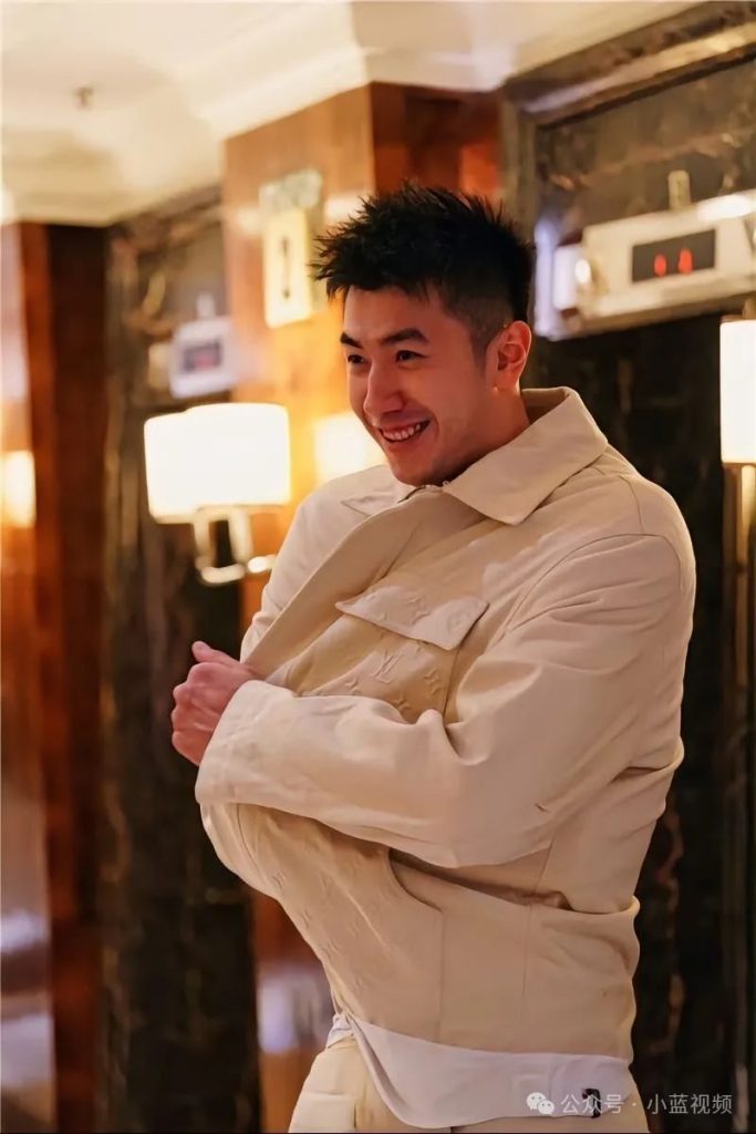 篮球腹肌体育生篮坛筋肉运动员