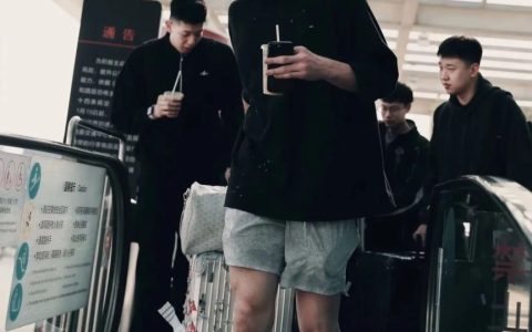 篮球腹肌体育生篮坛筋肉运动员
