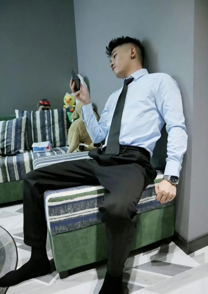 复刻四川小虎的他,推特上的私照被流出……