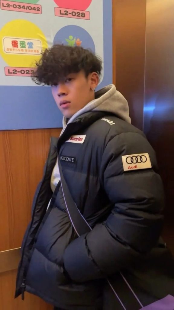 这个抖音4W粉的博主!?也被男记者采访了…