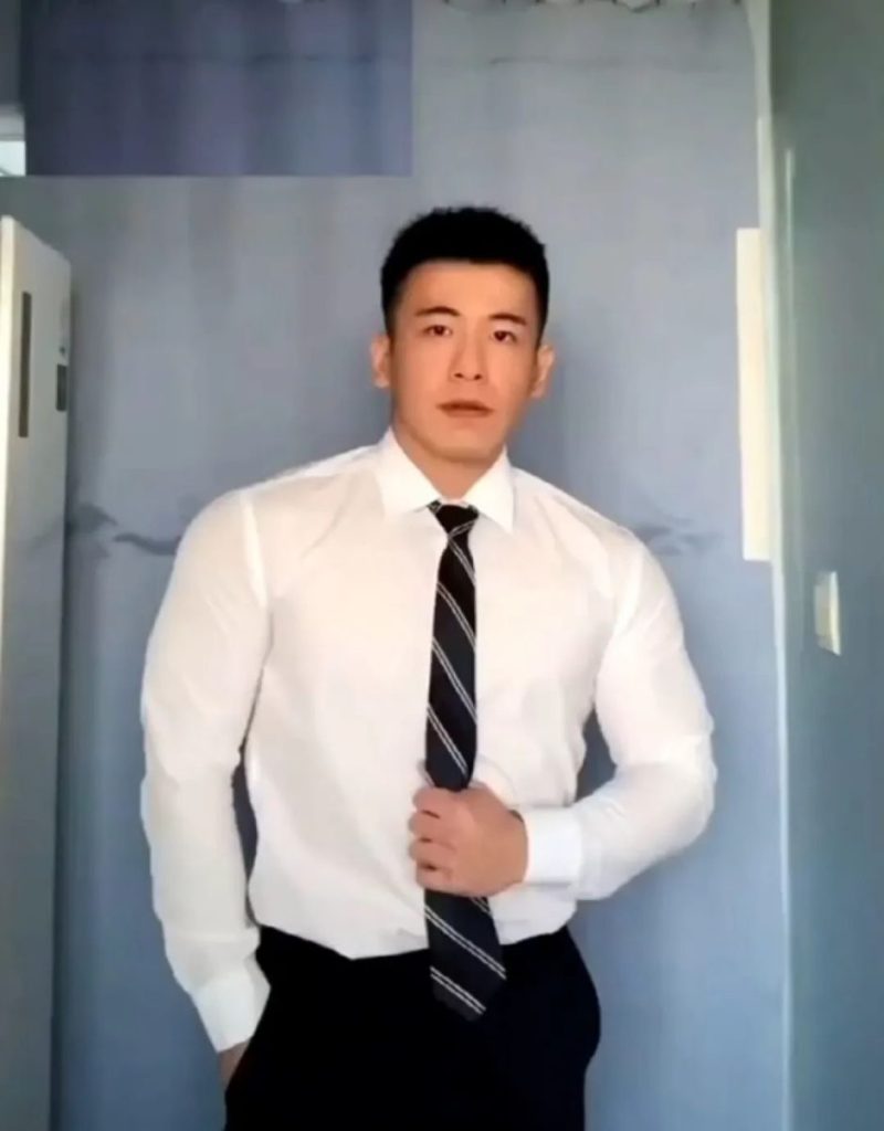 采访视频流出太火,导致退网的他现在怎么样了?