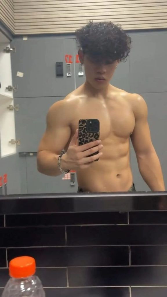 这个抖音4W粉的博主!?也被男记者采访了…