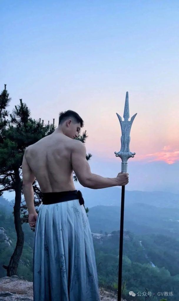 185cm 山东健身教练狠狠帅到G点！