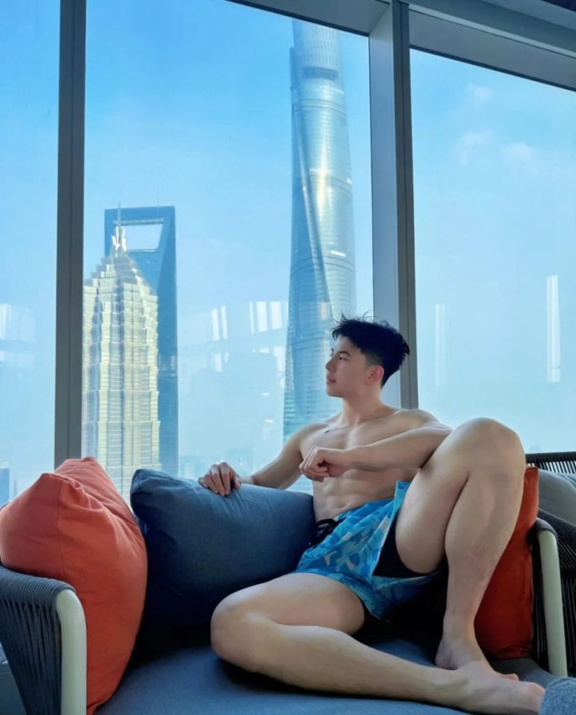 山东脂包肌白皮田径体育生帅弟弟