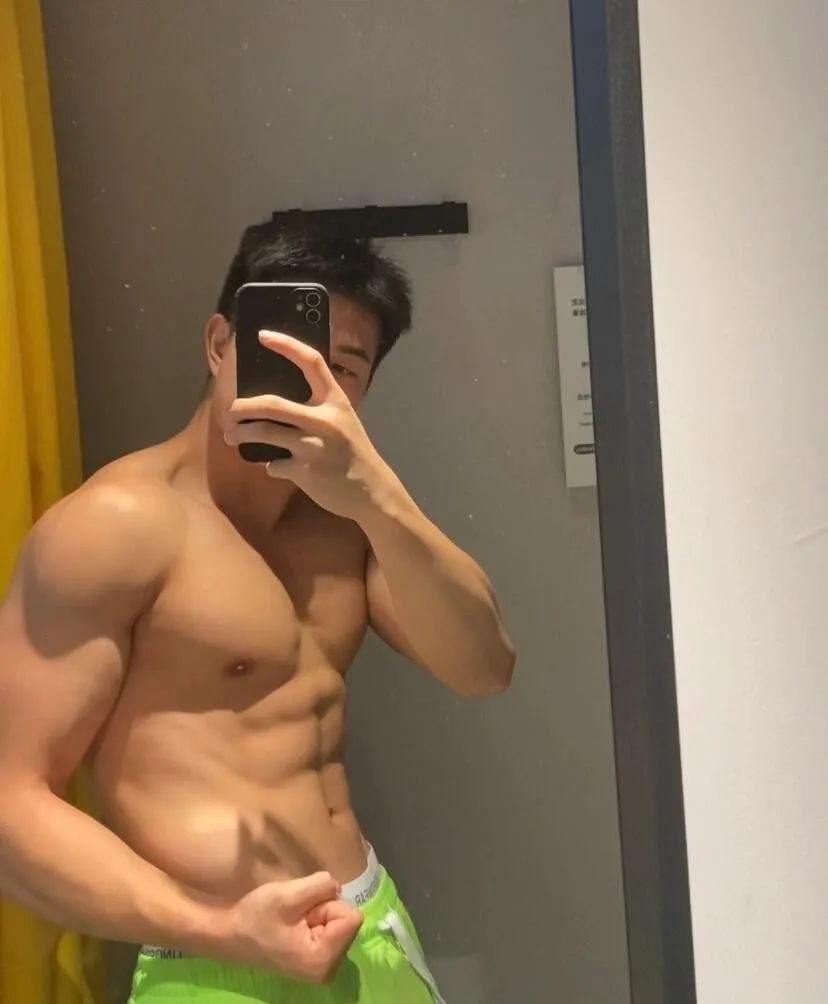 山东脂包肌白皮田径体育生帅弟弟