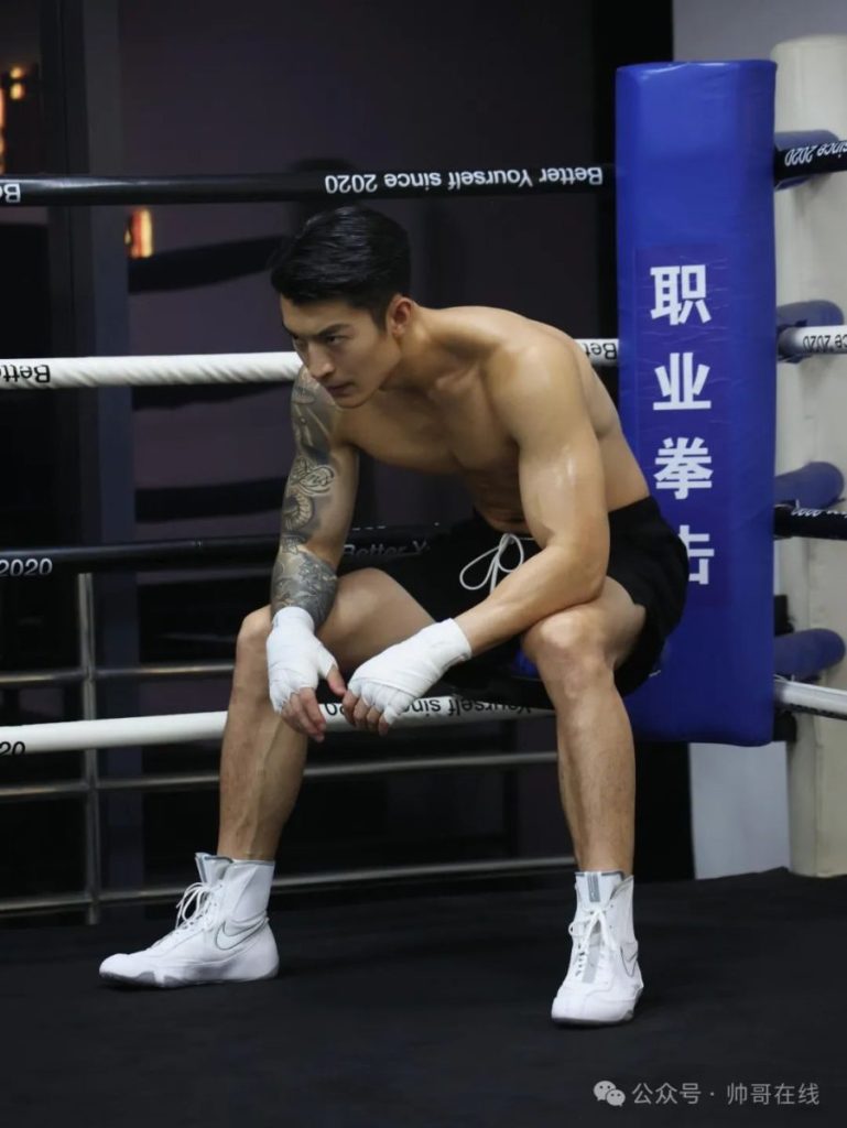 拳击场上的肌肉奶爸,完美型男气质!