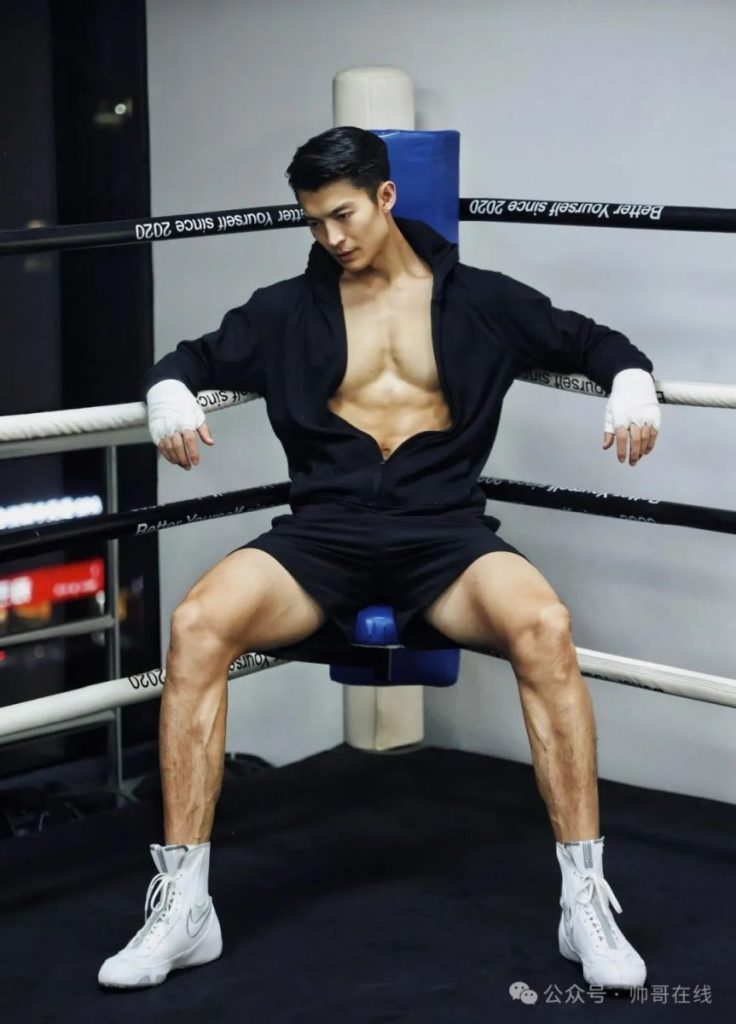 拳击场上的肌肉奶爸,完美型男气质!