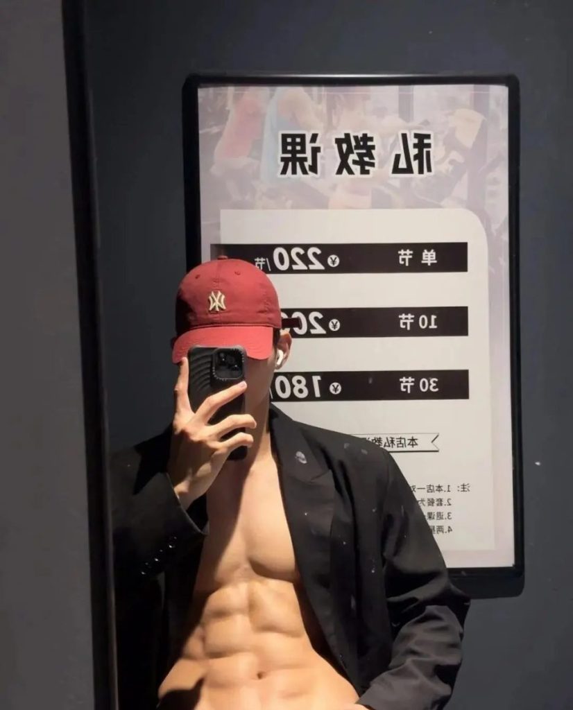 广东185cm肌肉帅模特,这腹肌谁看了不心动!