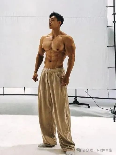 陕西184cm健美天花板肌肉男,时尚摄影大片欣赏