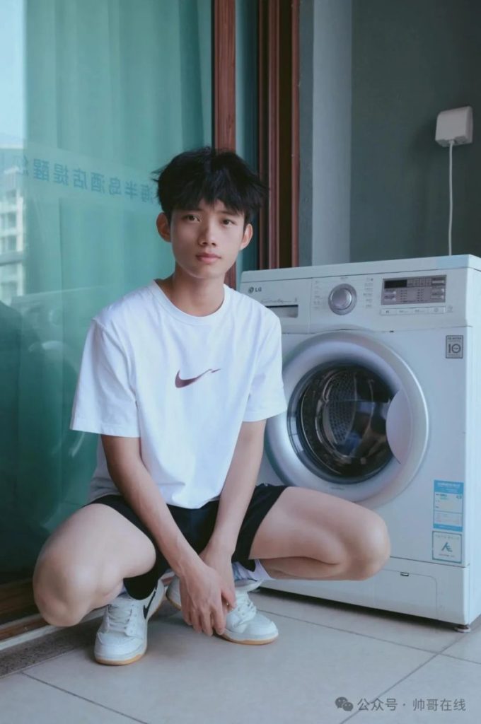 男高体育生弟弟,年下就是香!