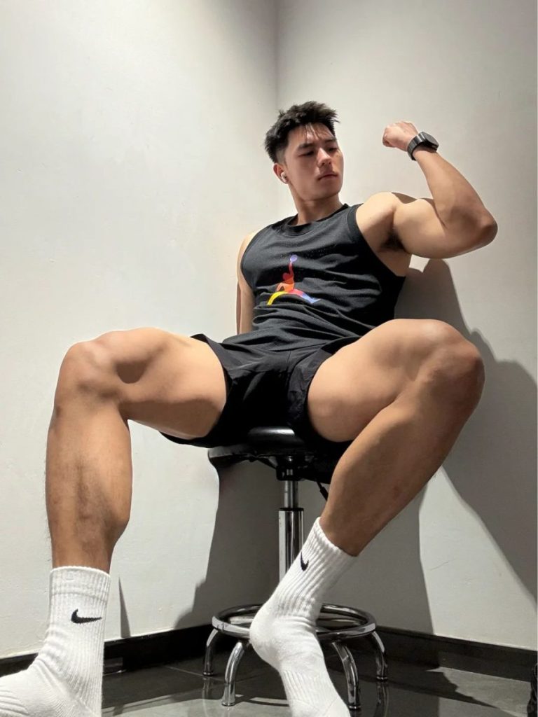 大只肌肉男，这样拍更大只