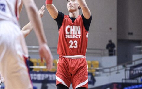19岁的山东男大体育生，193CM大长腿真的超强！