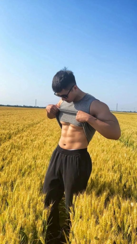 185CM山东肌肉汉子宽肩窄腰身材,又高又壮