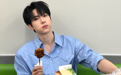 余承恩再度冲上热搜！八块腹肌好吸睛，却还是难逃网友吐槽