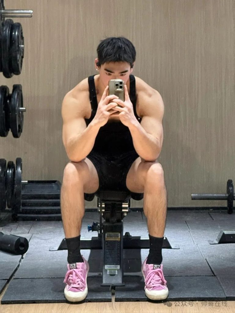 麒麟臂肌肉健身帅哥,安全感够了吗?