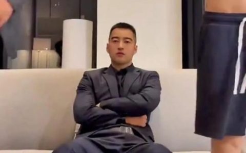 突发｜网Ｈ八块腹肌被抓！肿么回事？