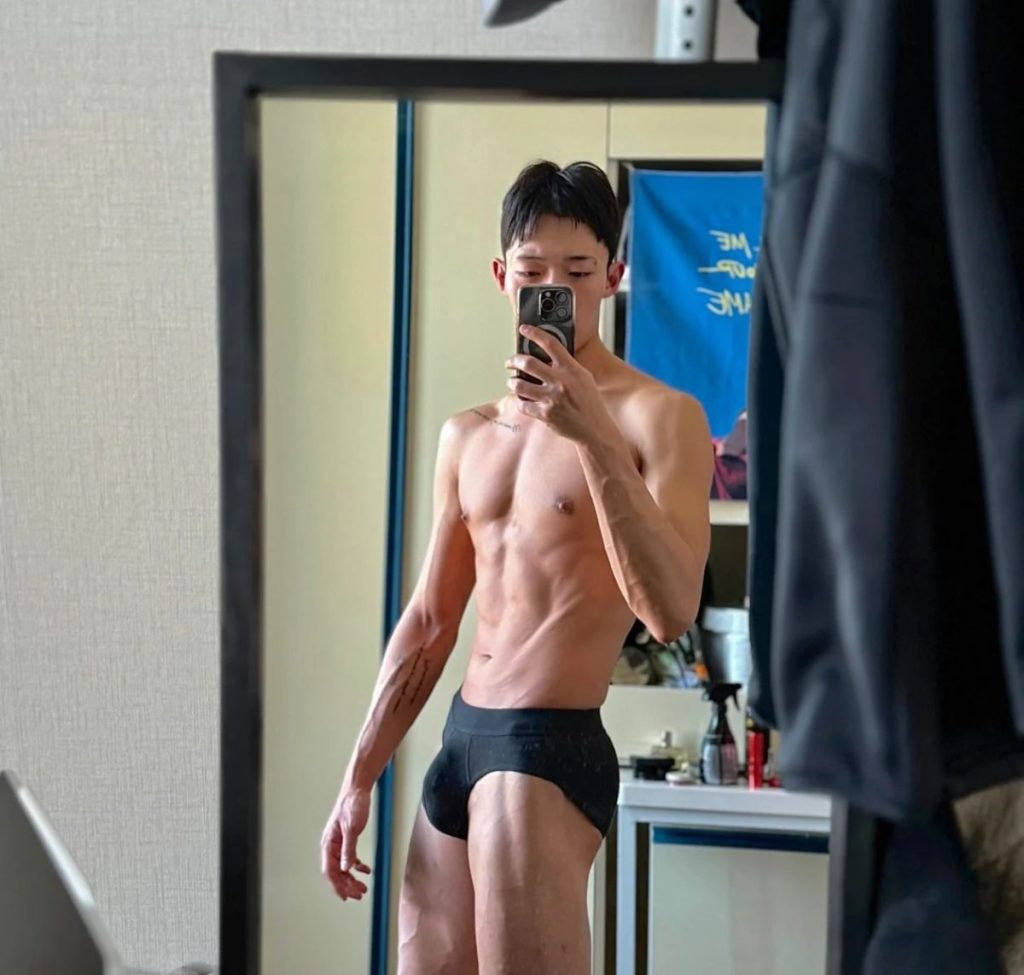 暗恋的直男舍友竟是1？！这让我彻底懵了