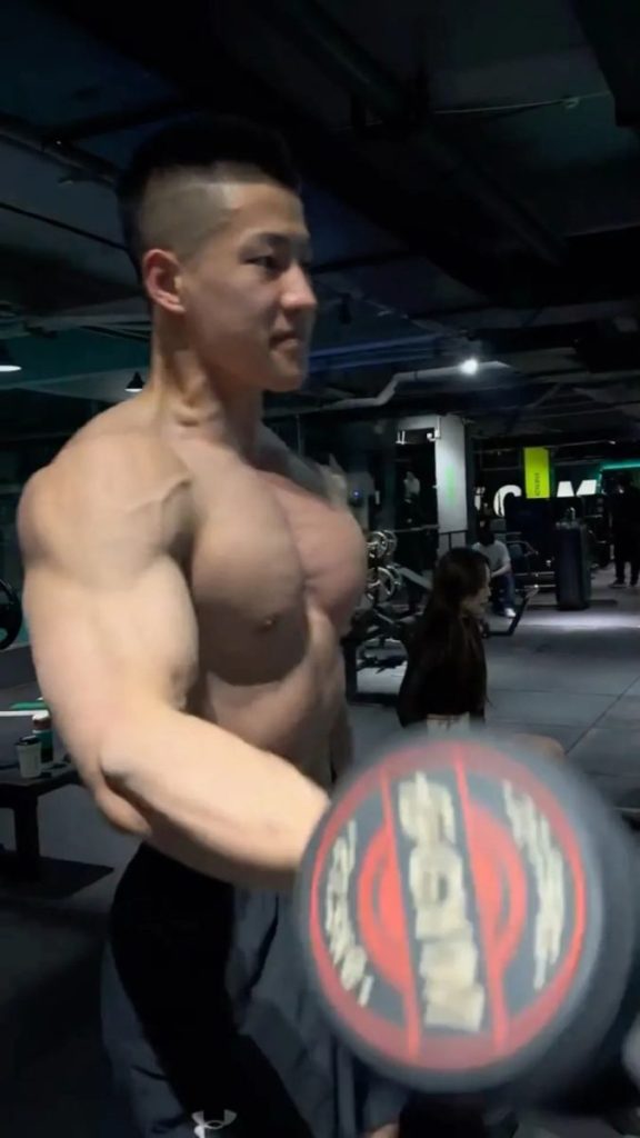 这个抖音9.3万粉的贵州健身博主!也是被采访了…