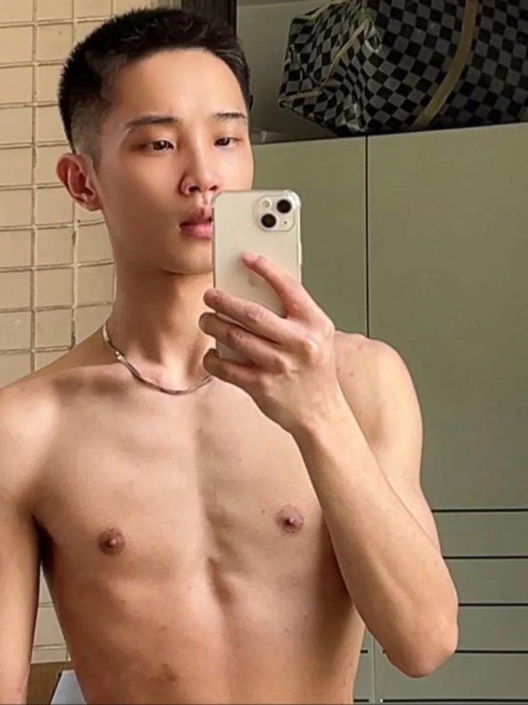 复刻四川小虎的他,推特上的私照被流出……